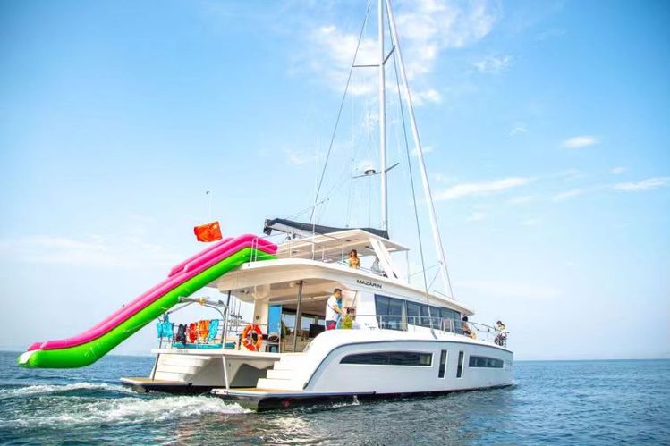 大連東港68尺超大雙體游艇包船出海 - 愛企查" href="